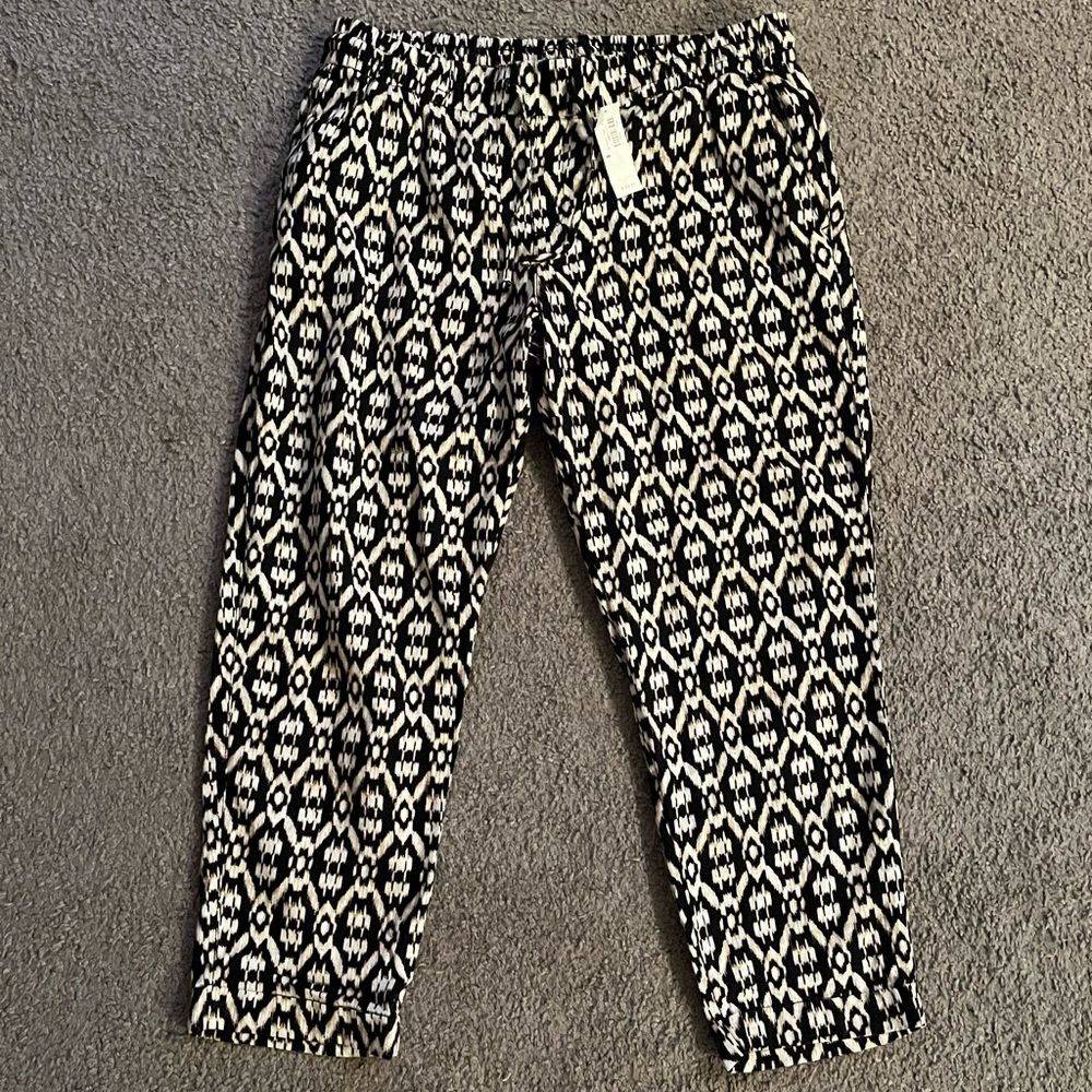Black and White Patterned Woven Pants, Size Medium